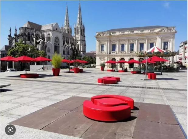 Les Arcades Studio Coeur De Ville Шоле Екстериор снимка